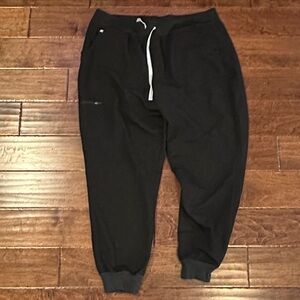 Women’s black jogger scrubs